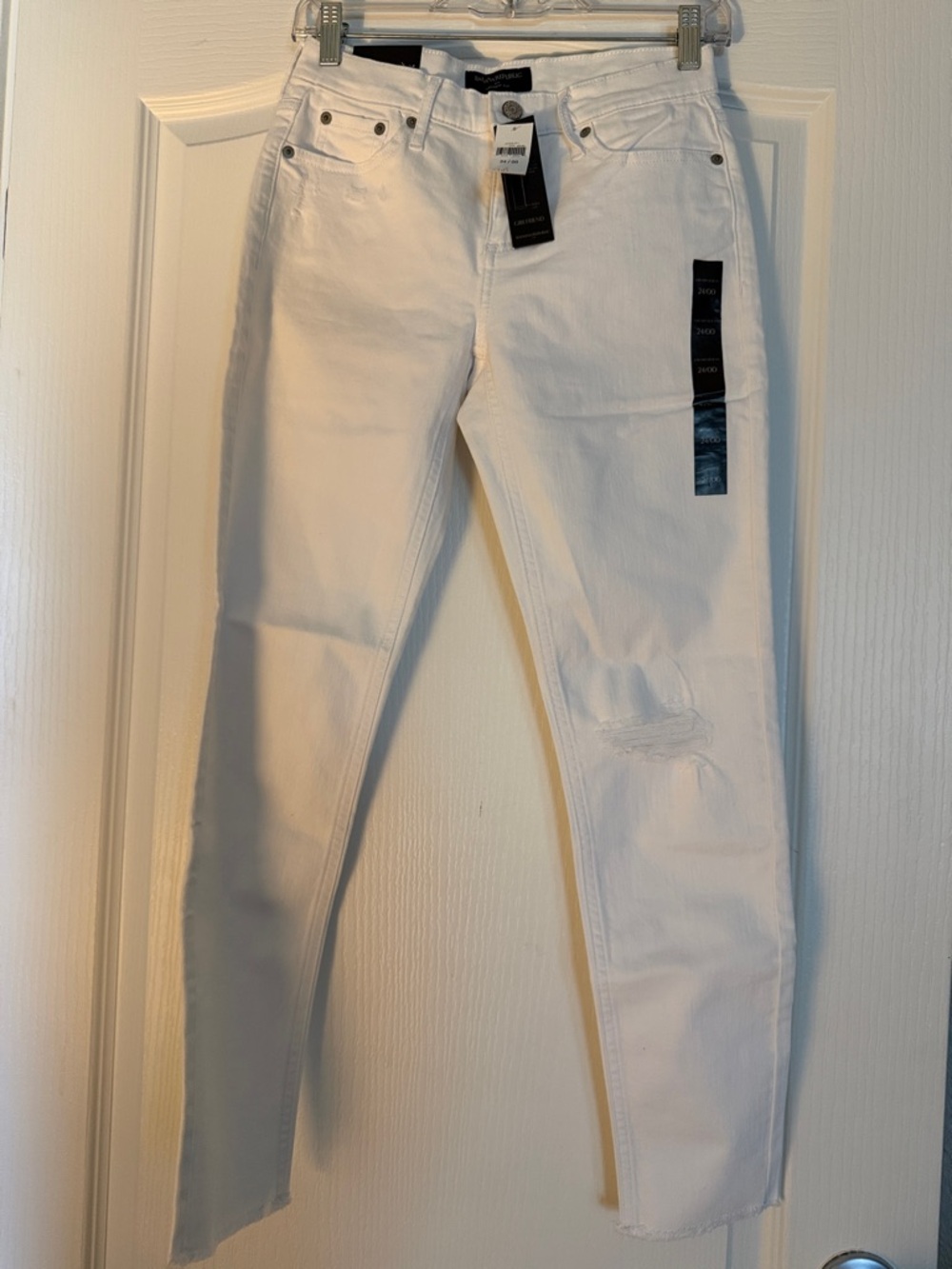 Banana Republic Women's White Skinny Jeans.